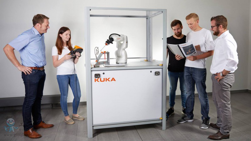 KUKA_Training_Cell_Classroom