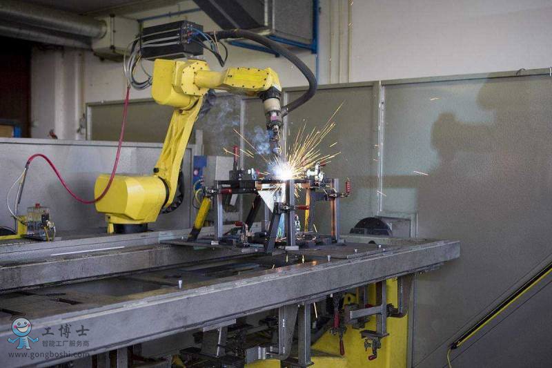 目前,弧焊工业机器人广泛应用于   汽车零部件制造业,机械加工行业