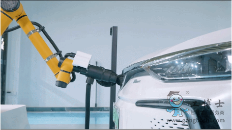 如何使用遨博协作机器人实现新能源汽车无人化充电